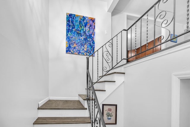 4010 Bayview Drive Property Photo 7