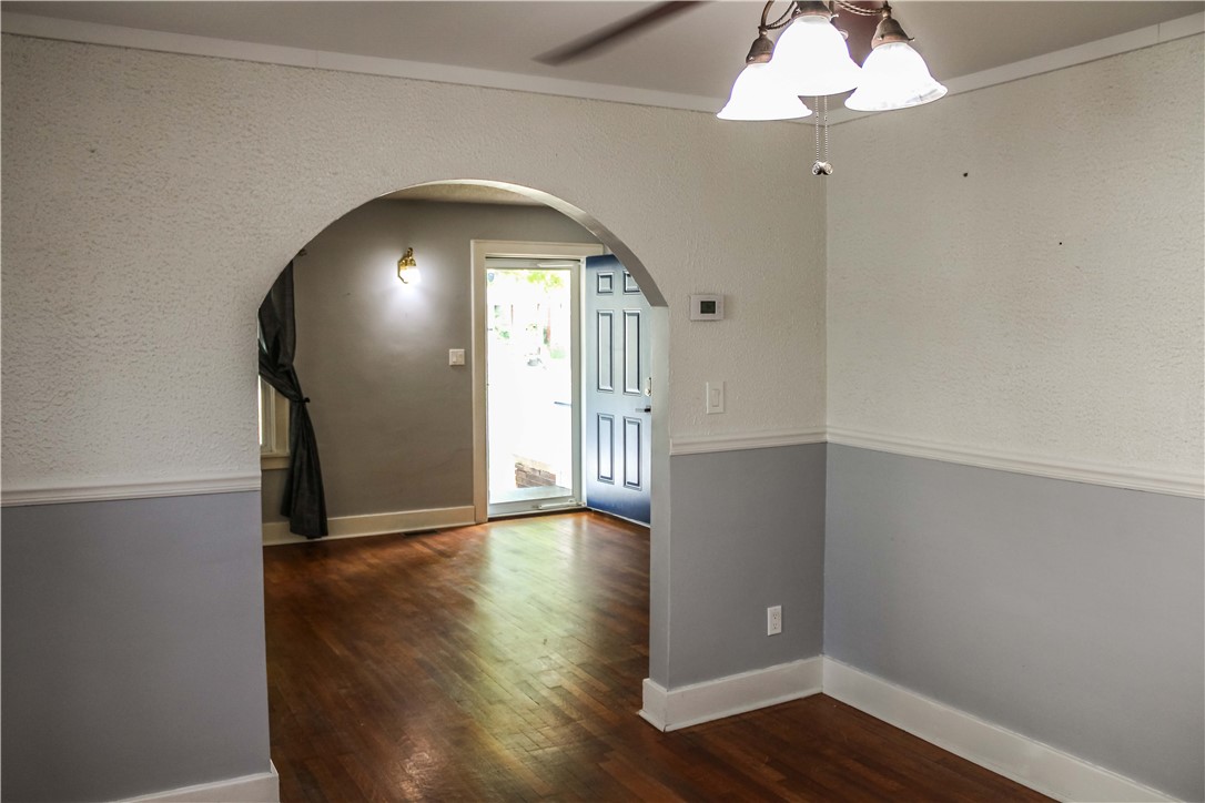 2913 Champaign Avenue Property Photo 8