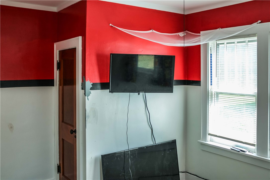 2913 Champaign Avenue Property Photo 13