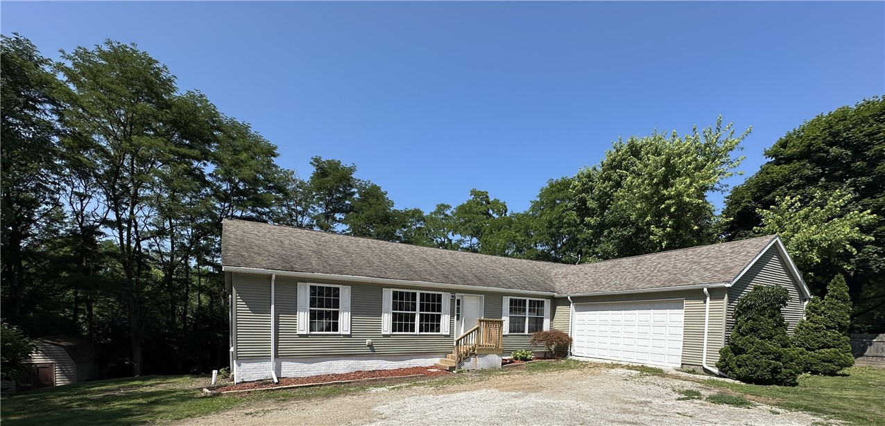 301 Eagle Bluff Drive Property Photo 1