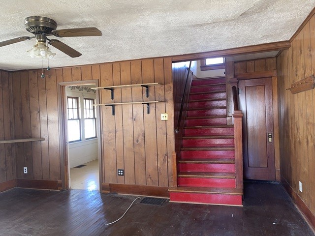 880 W Olive Street Property Photo 4