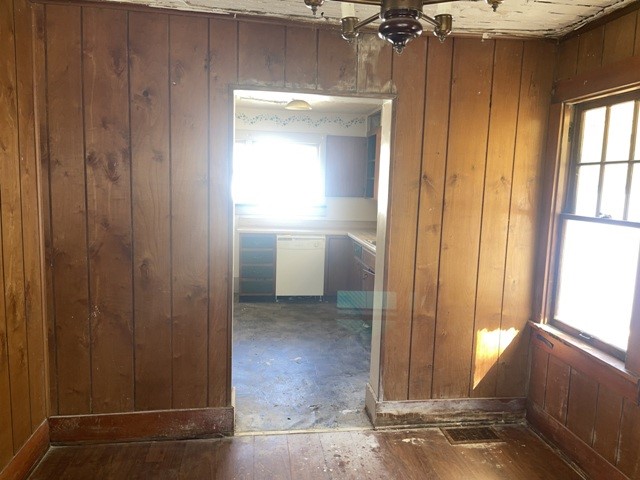 880 W Olive Street Property Photo 6