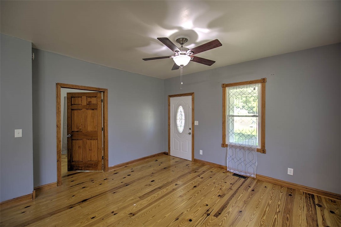 801 6th Street Property Photo 5