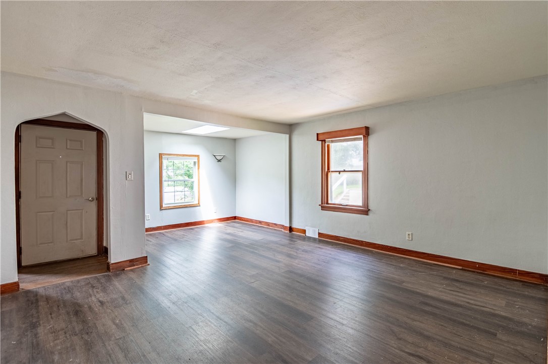 550 Sheridan Drive Property Photo 4