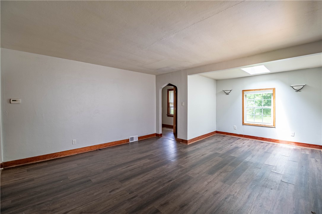 550 Sheridan Drive Property Photo 5