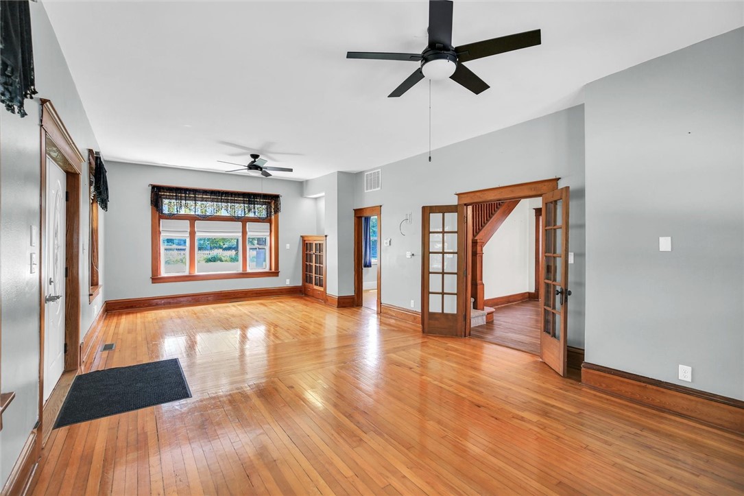 205 6th Street Property Photo 3