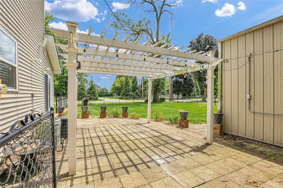 205 6th Street Property Photo 7