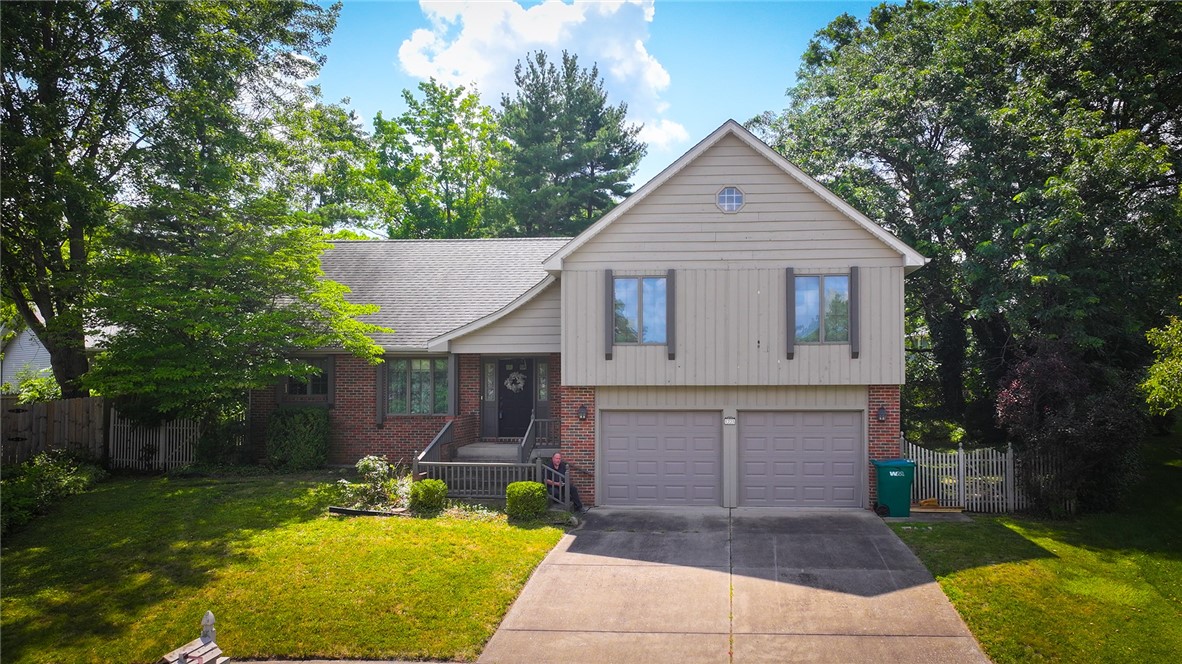 1225 W Pineview Court Property Photo