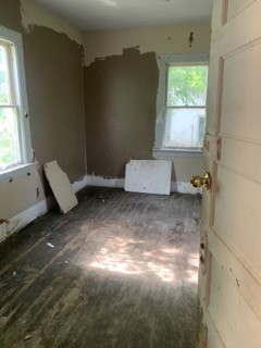 1038 E Wood Street Property Photo 9