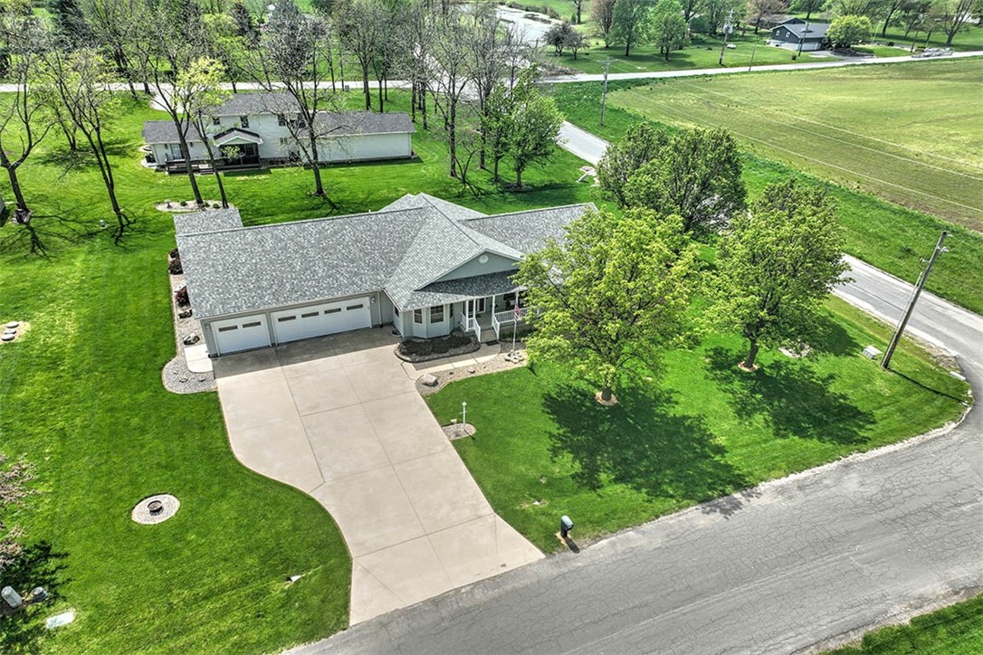 6711 Raintree Lane Property Photo 4