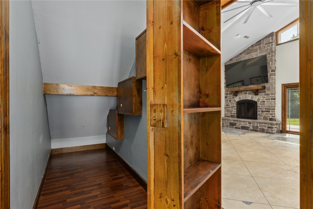 2098 2070 Avenue Property Photo 28