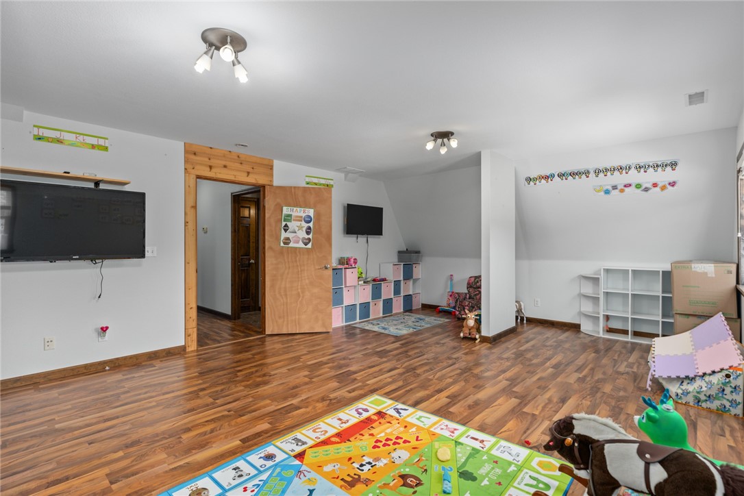2098 2070 Avenue Property Photo 37