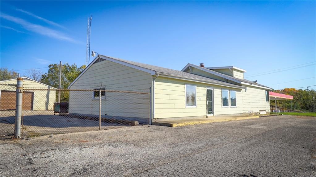 2800 N Oakland Avenue Property Photo 10