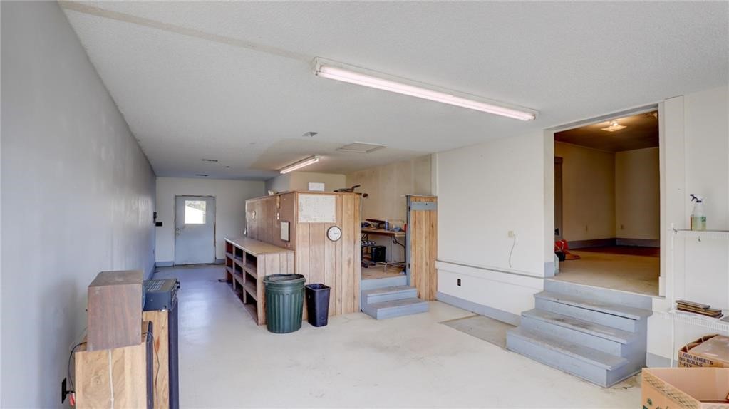 2800 N Oakland Avenue Property Photo 12