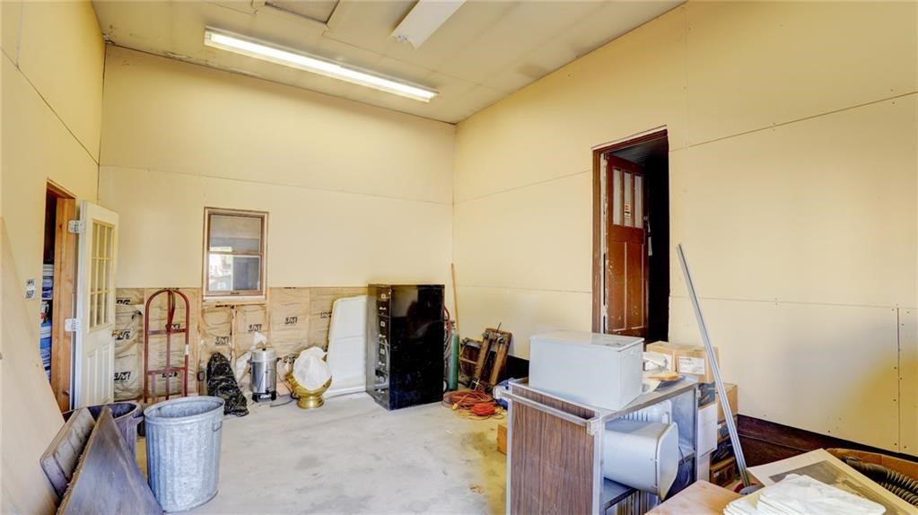 2800 N Oakland Avenue Property Photo 16