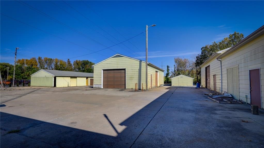 2800 N Oakland Avenue Property Photo 20