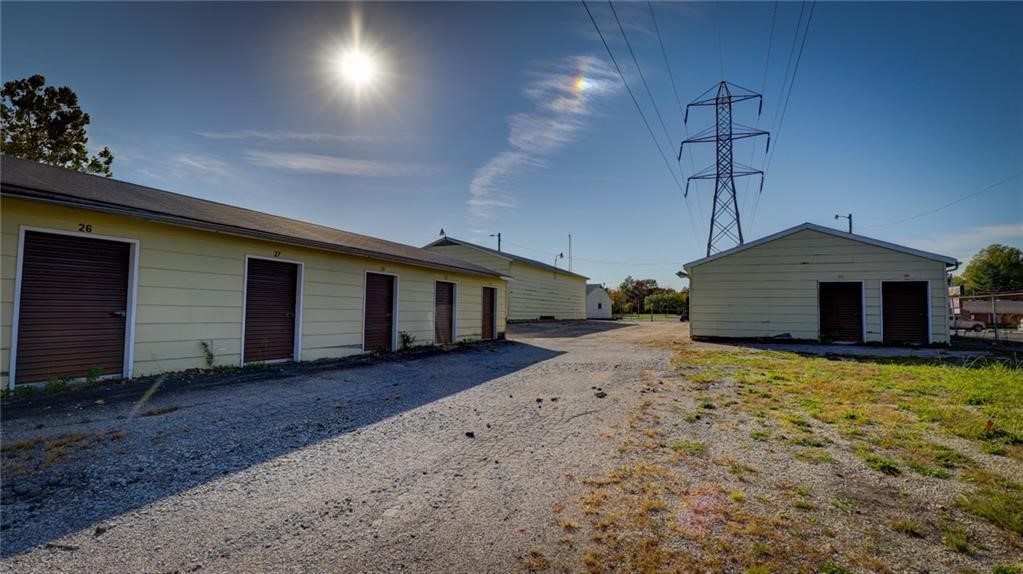 2800 N Oakland Avenue Property Photo 26