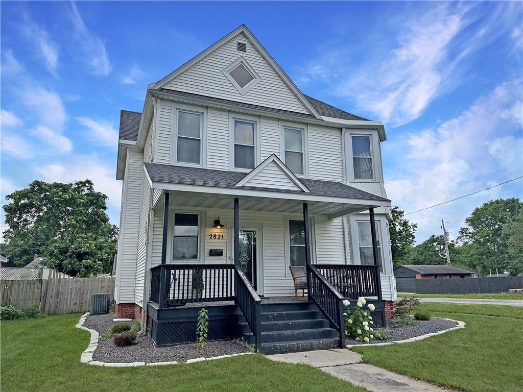 2821 Western Avenue Property Photo 2