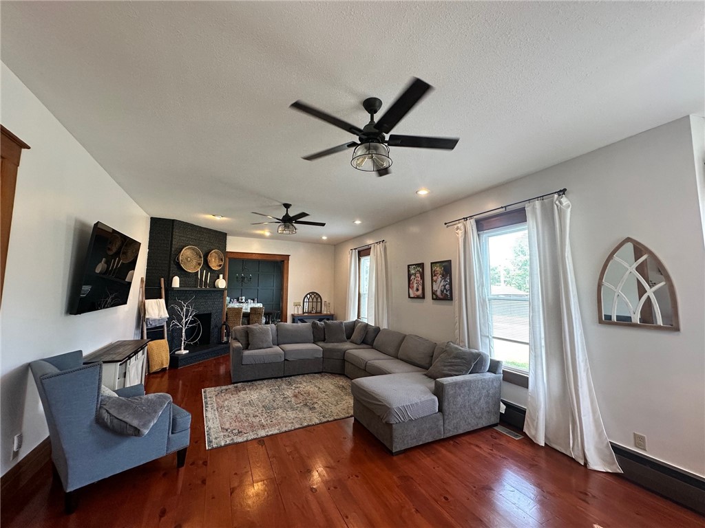 2821 Western Avenue Property Photo 5