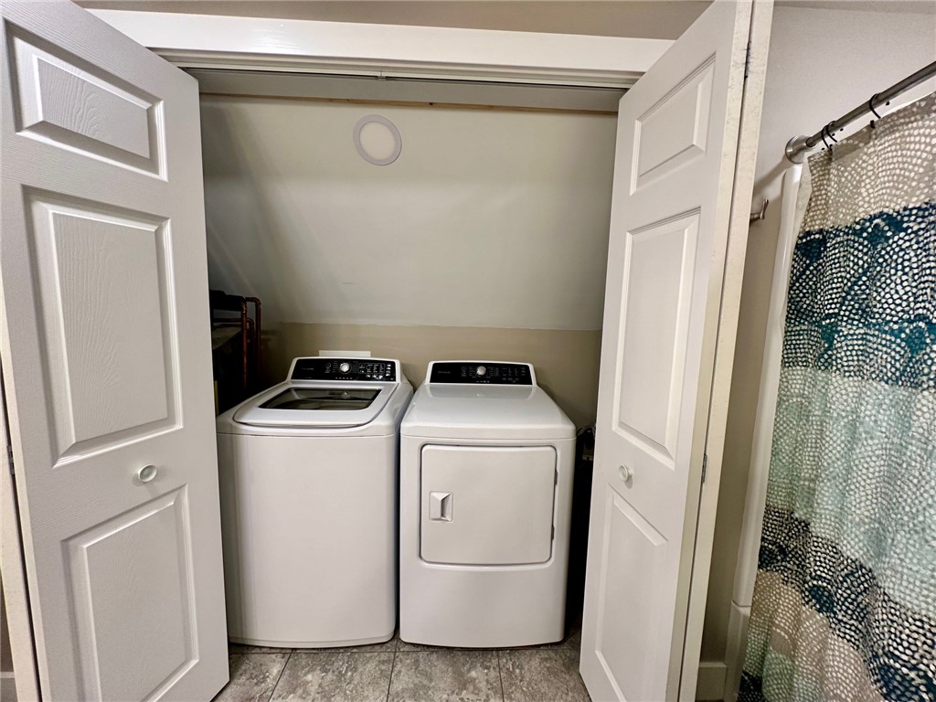 2821 Western Avenue Property Photo 21