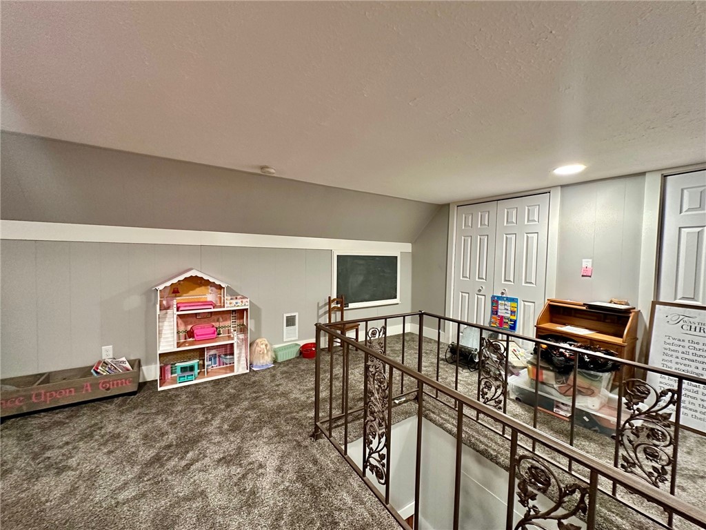 2821 Western Avenue Property Photo 22