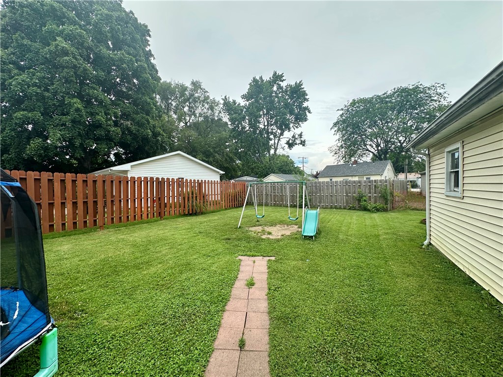 632 Woodlawn Avenue Property Photo 4