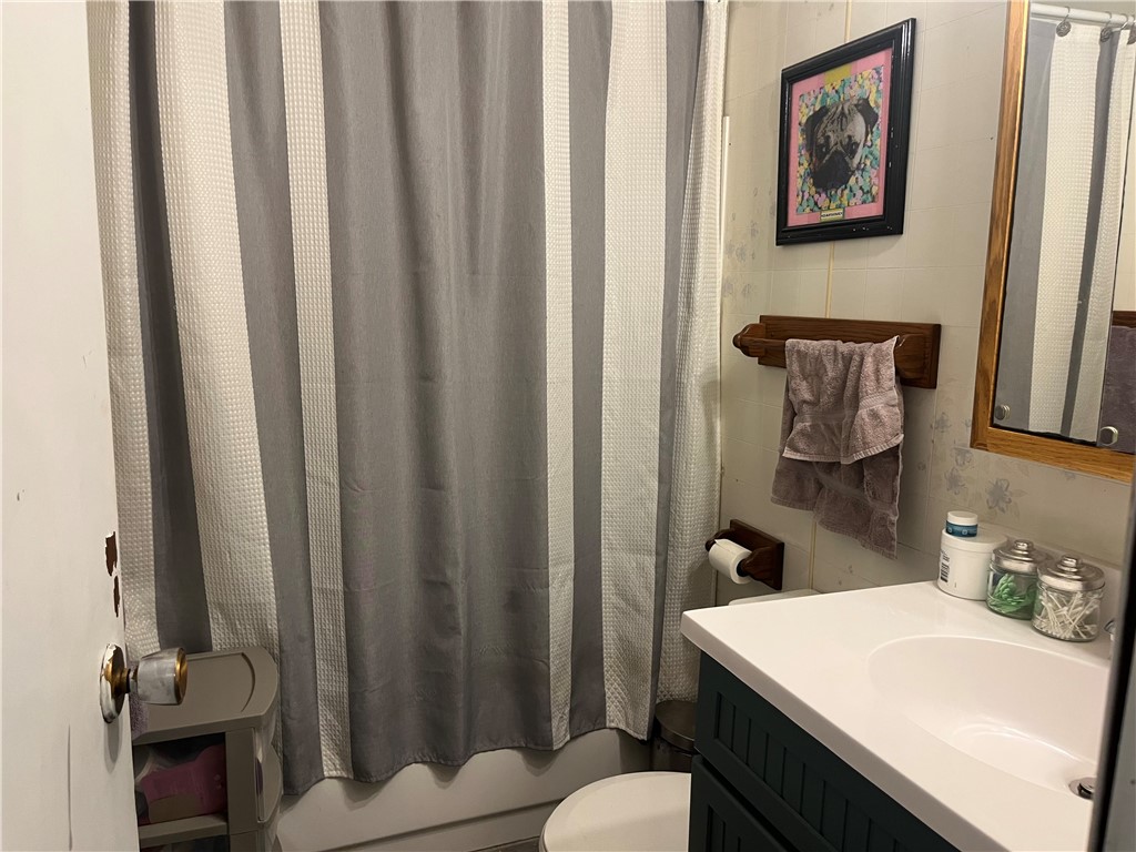4136 Camelot Drive Property Photo 11