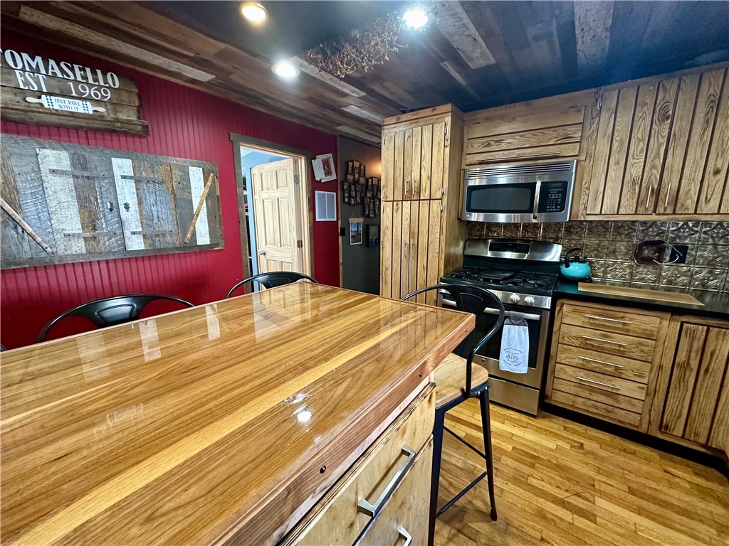 808 Moultrie Avenue Property Photo 9