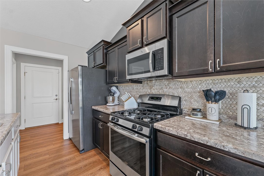 1121 Meadow Brook Court Property Photo 12
