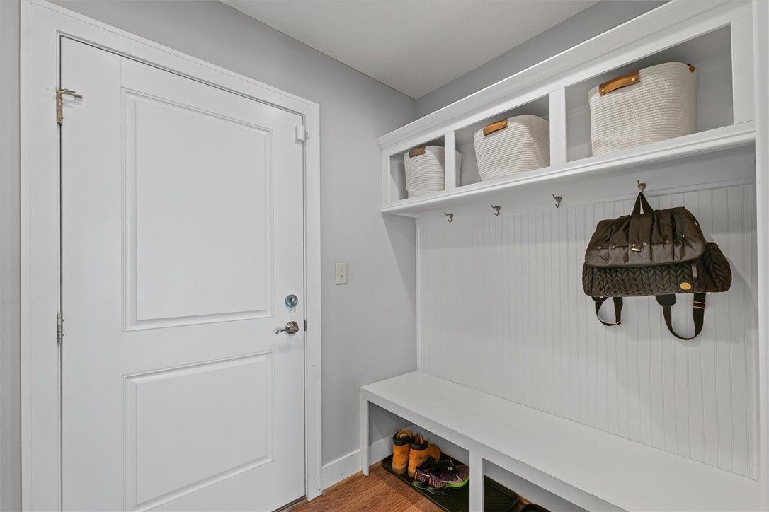 1121 Meadow Brook Court Property Photo 17