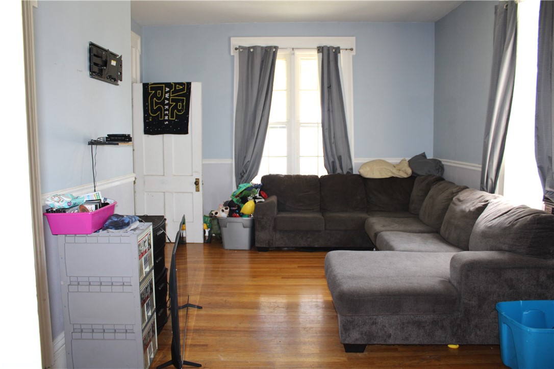 314 S Cedar Street Property Photo 4