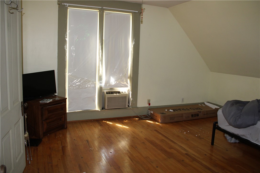 314 S Cedar Street Property Photo 13