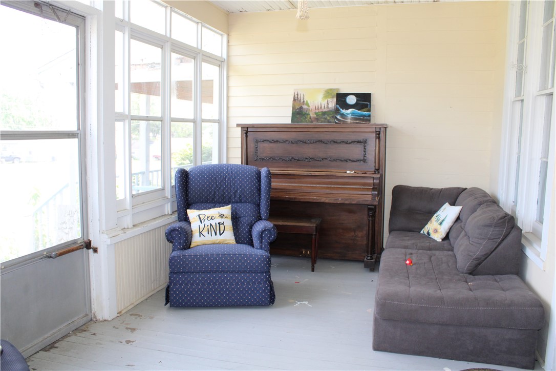 314 S Cedar Street Property Photo 23