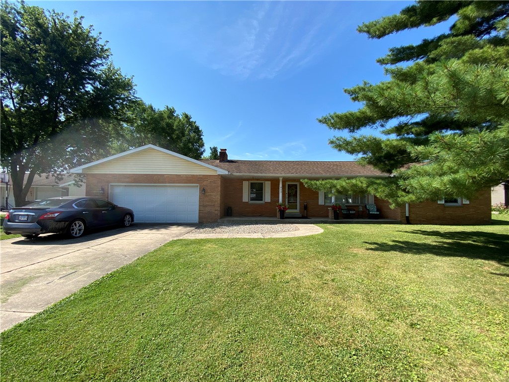 657 E 6th Street Property Photo 1