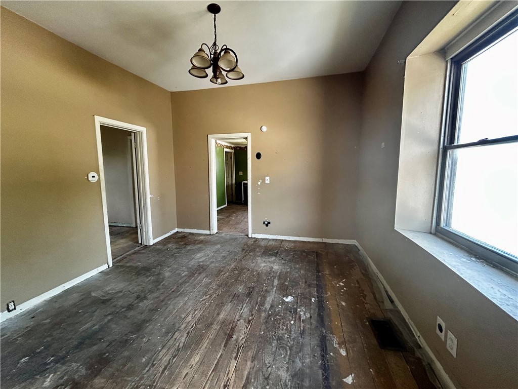 305 Bensyl Avenue Property Photo 3