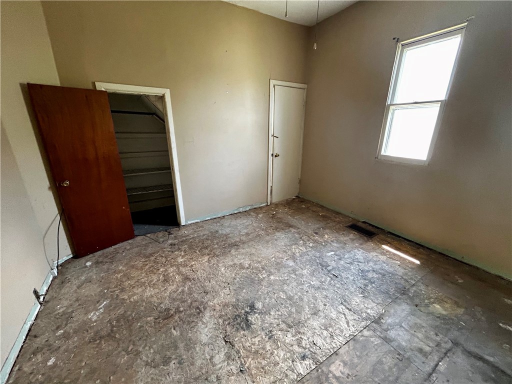 305 Bensyl Avenue Property Photo 8