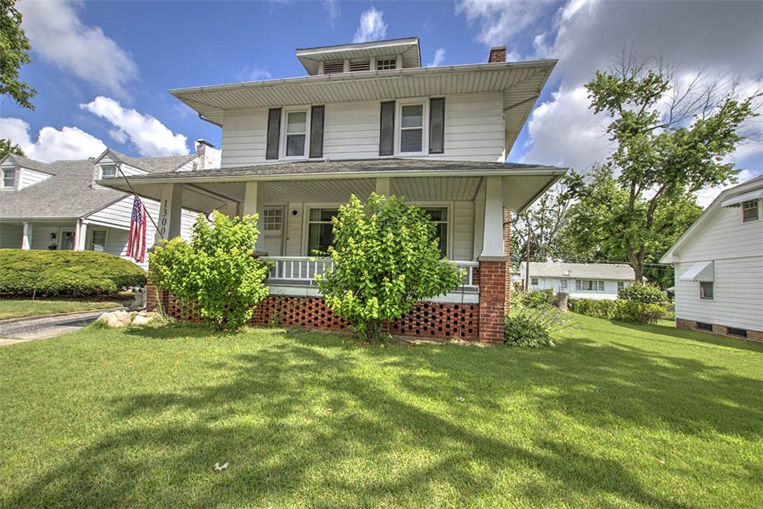 1300 E Lake Shore Drive Property Photo