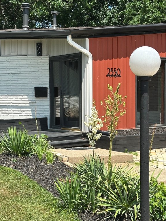 2550 Ivy Lane Property Photo 4