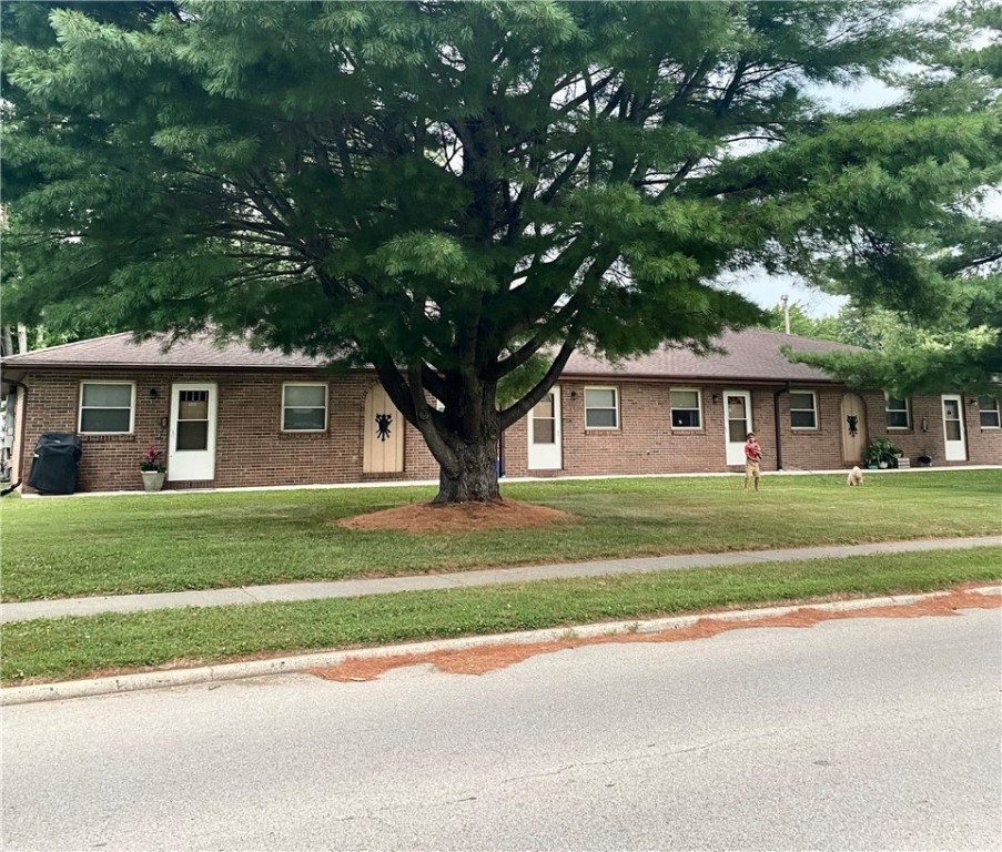 1445 Woodland Drive