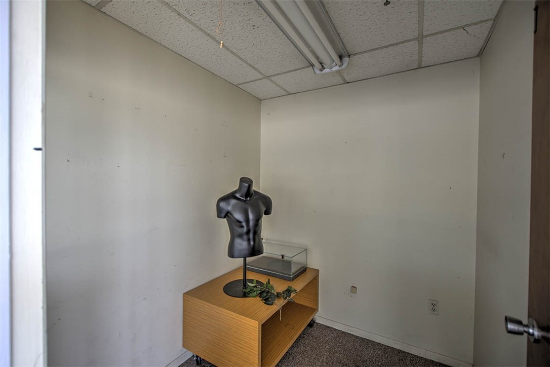2190 N Oakland Avenue Property Photo 18