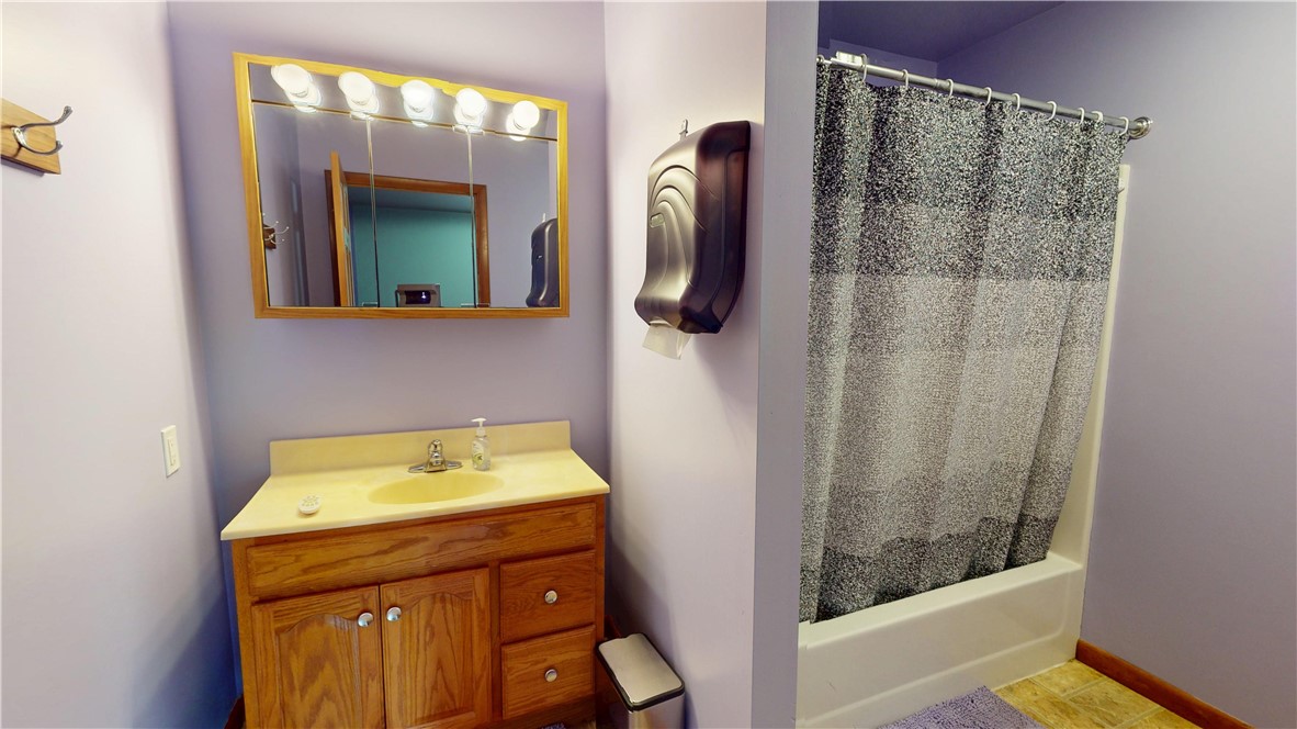 1425 State Street Property Photo 15