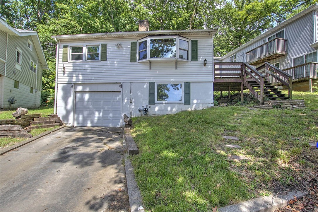 5 Lake Grove Club Property Photo 3