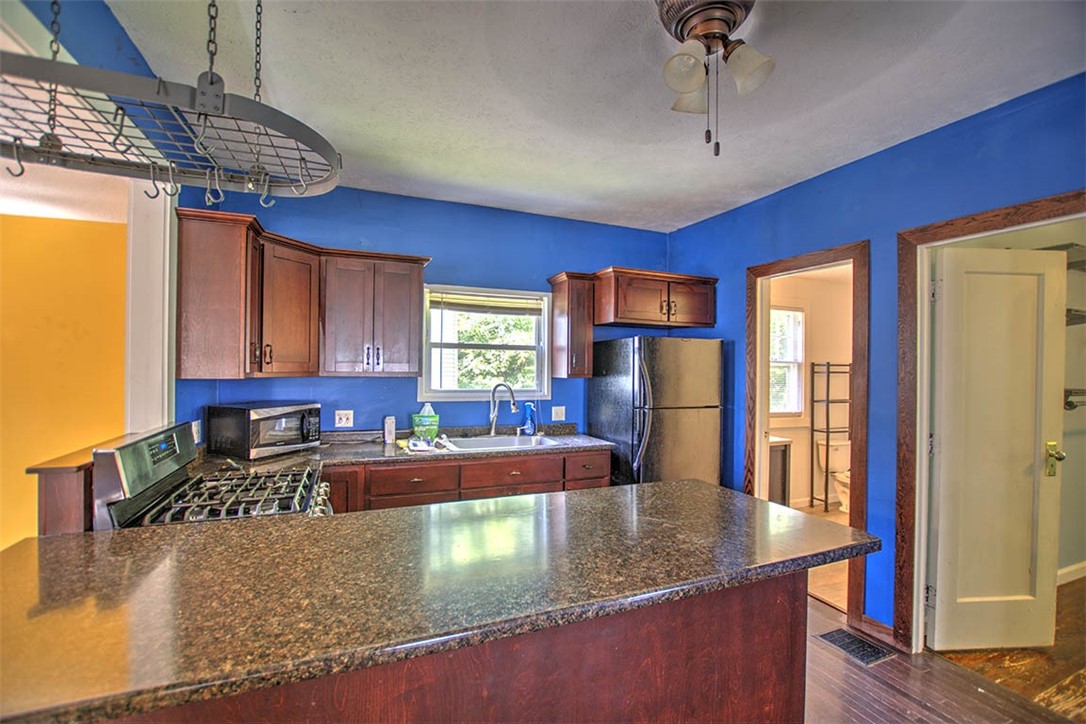 5 Lake Grove Club Property Photo 10