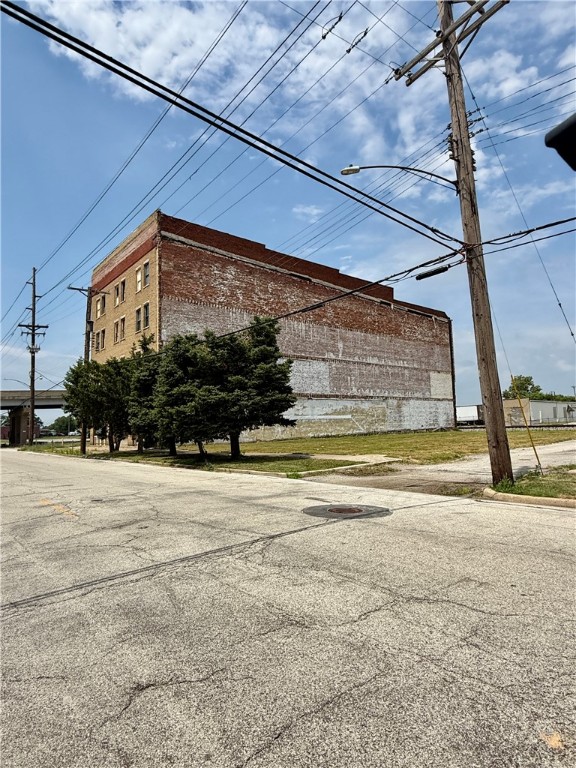 300 E Cerro Gordo Street Property Photo 3