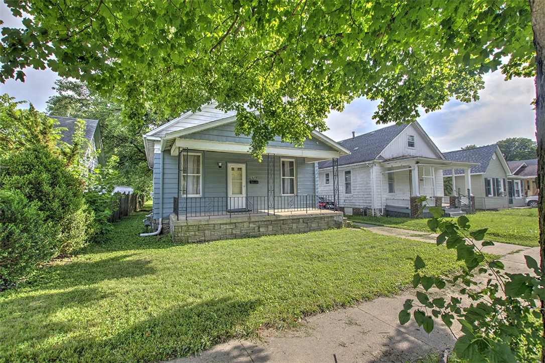 1645 E Wood Street Property Photo 3