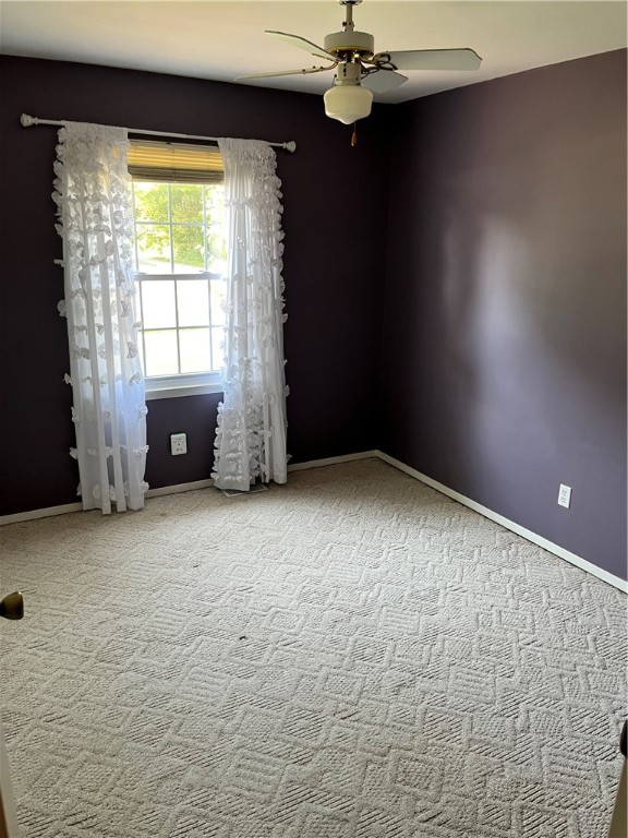 1021 W Hayes Avenue Property Photo 6