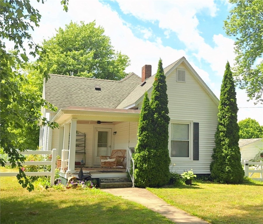406 S Gray Street Property Photo 1