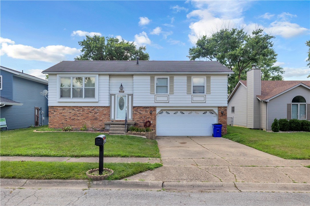 2571 Lansdowne Drive Property Photo 1