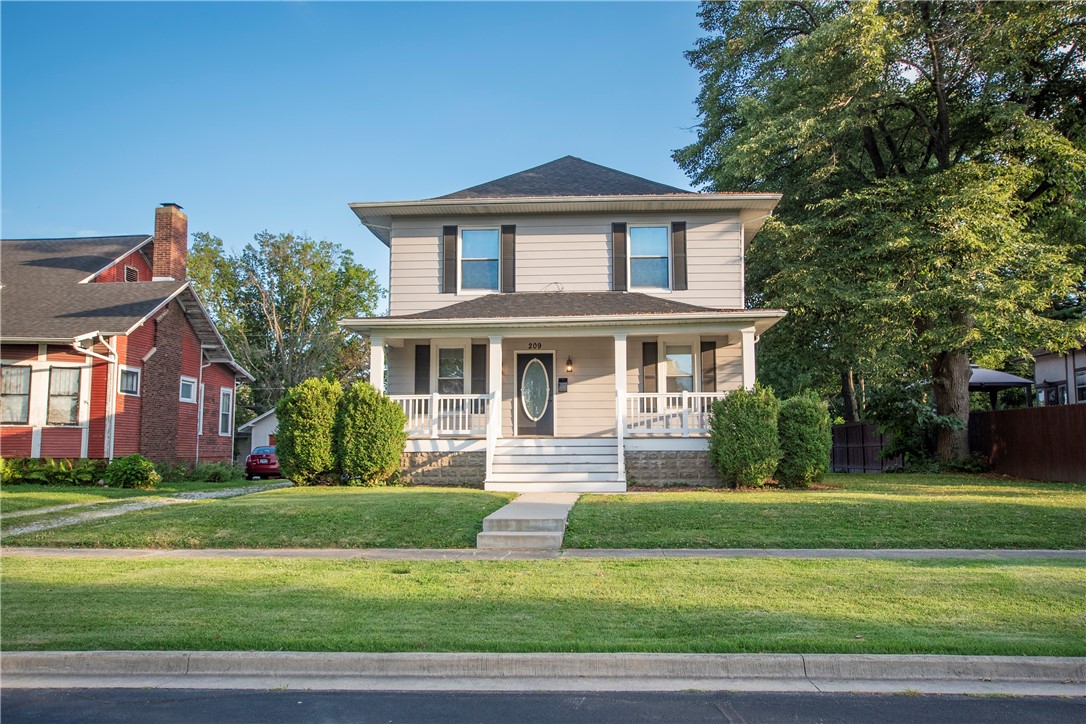 209 W Lawrence Avenue Property Photo 1