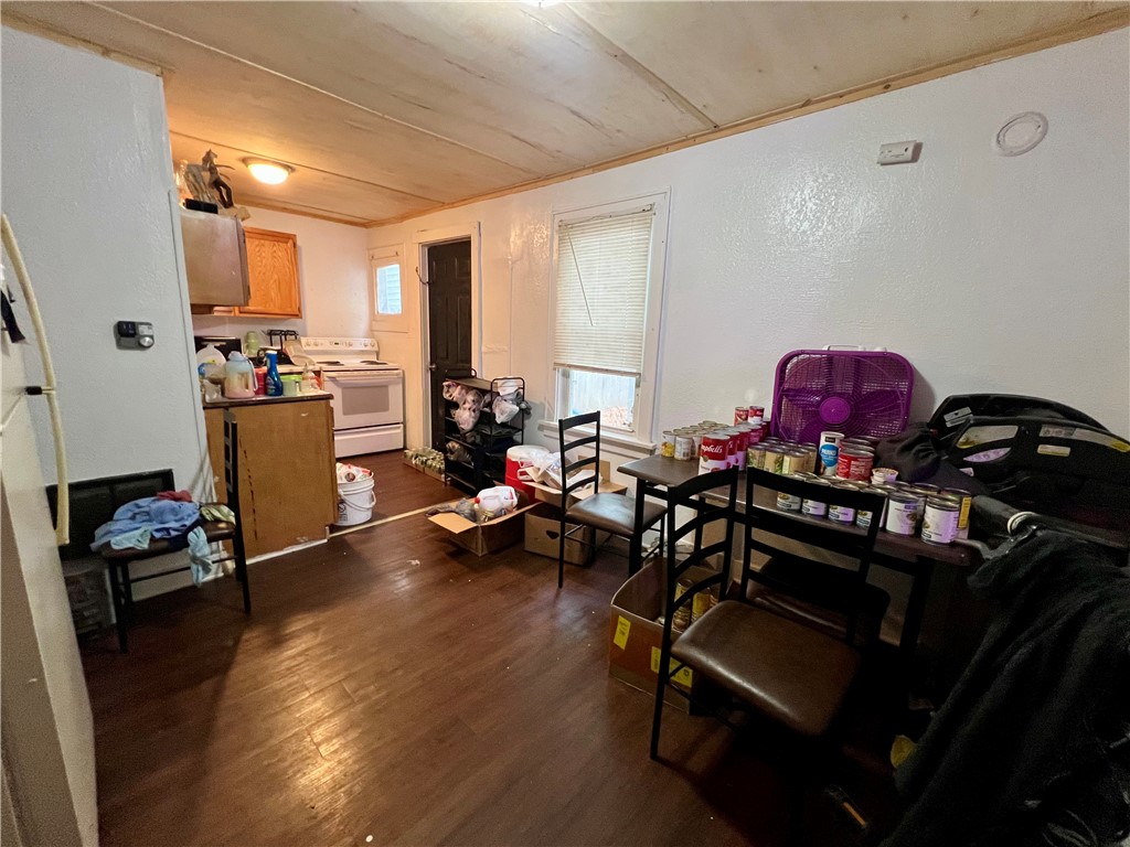 2502 Pine Avenue Property Photo 9